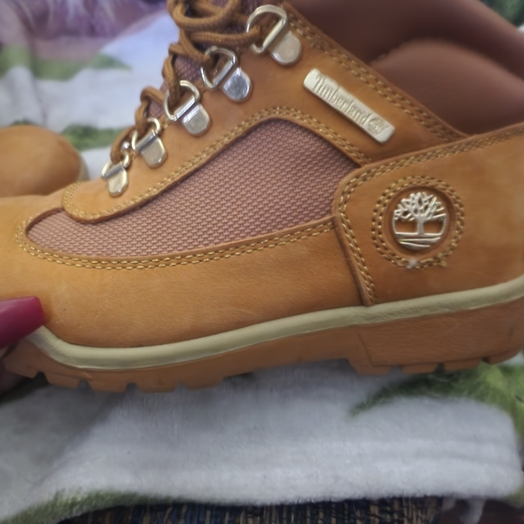 Timberland gold accent ankle boots LIGHTLY USED!! - Picture 4 of 7
